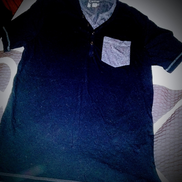 Mens INC International Concepts Vneck T-shirt